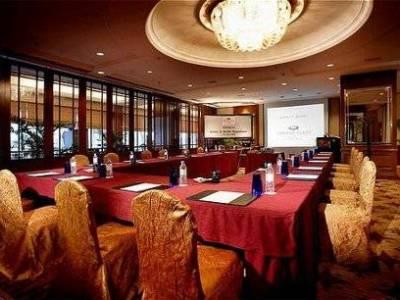 Crowne Plaza Mutiara