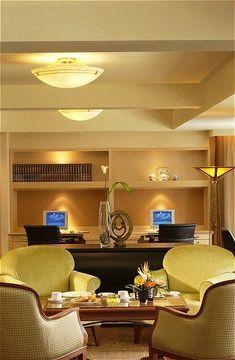Hotel Crowne Plaza Mutiara