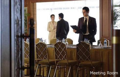 Crowne Plaza Mutiara Hotel